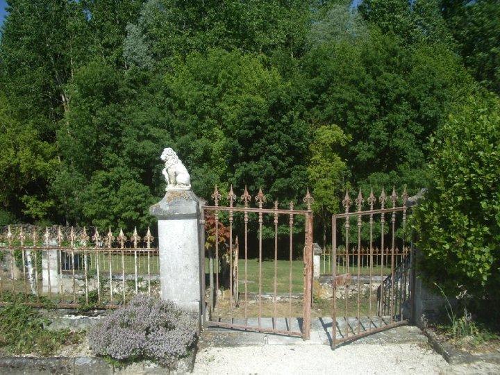 Chateau Sainte-Marie Dompierre-sur-Charente Exterior photo