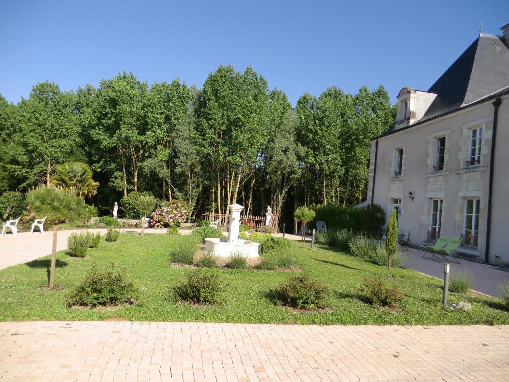 Chateau Sainte-Marie Dompierre-sur-Charente Exterior photo